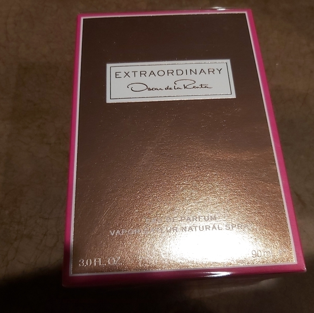🆕️Extraordinary Oscar de la renta